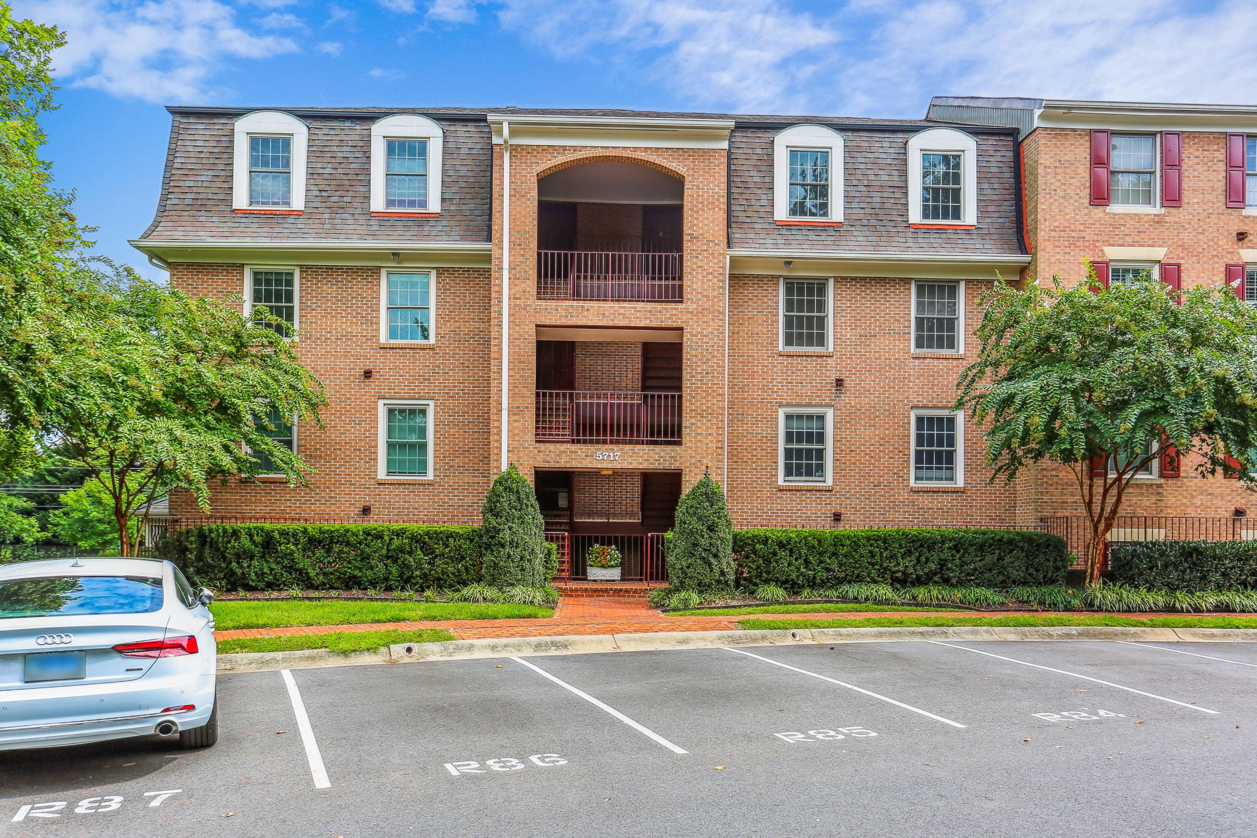 01-5717 Front Elevation
