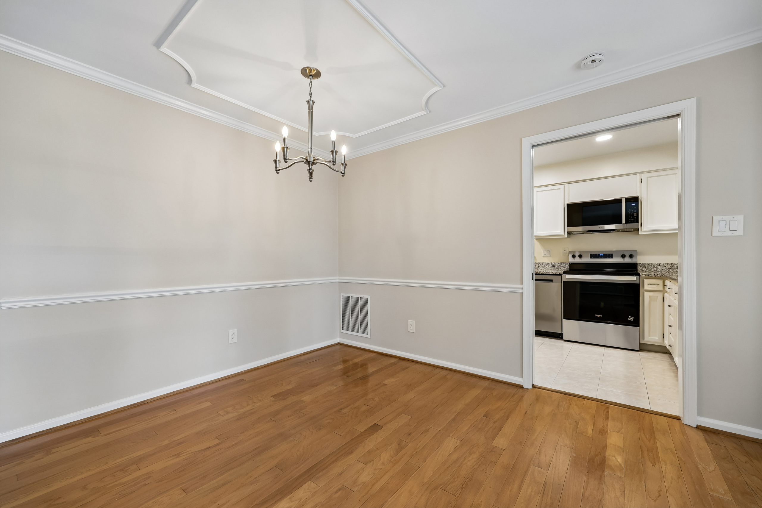 10-Dining Room