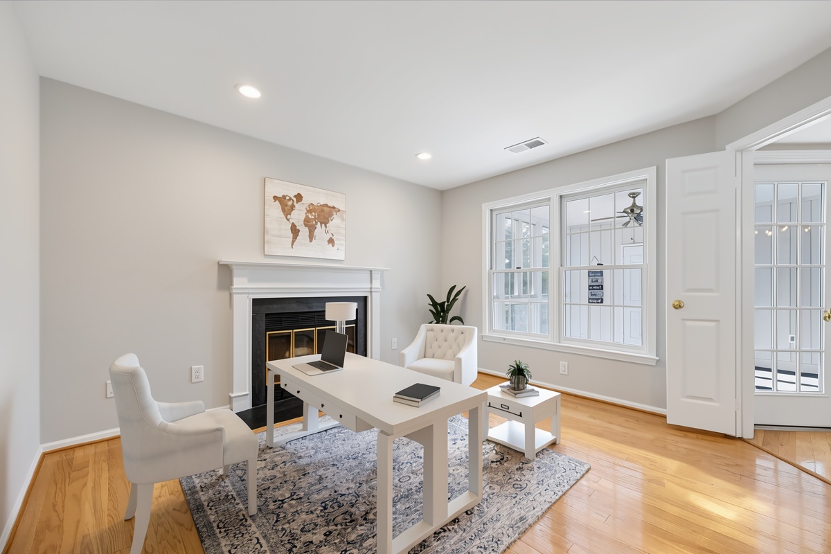 17-Family Room