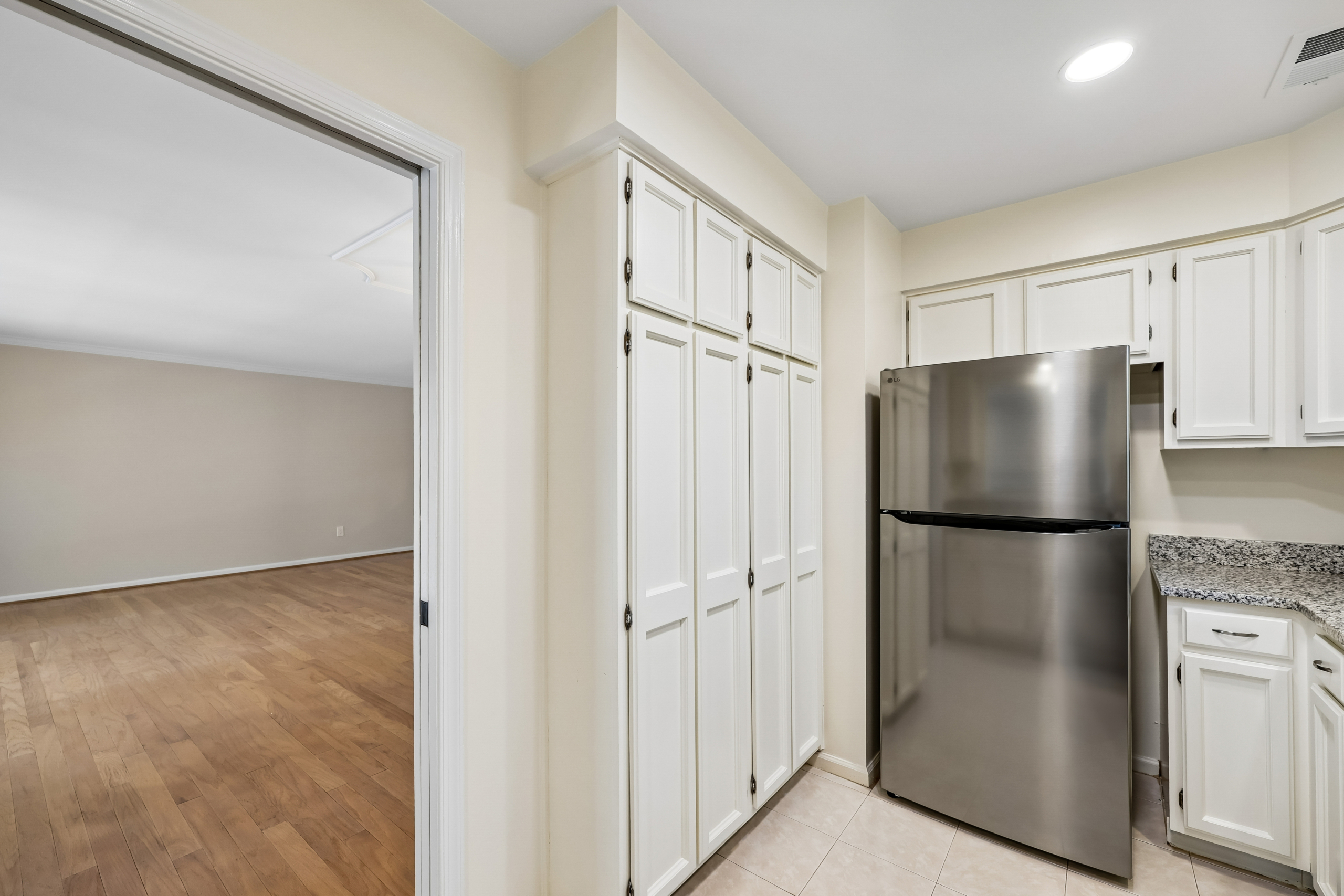 23-Kitchen