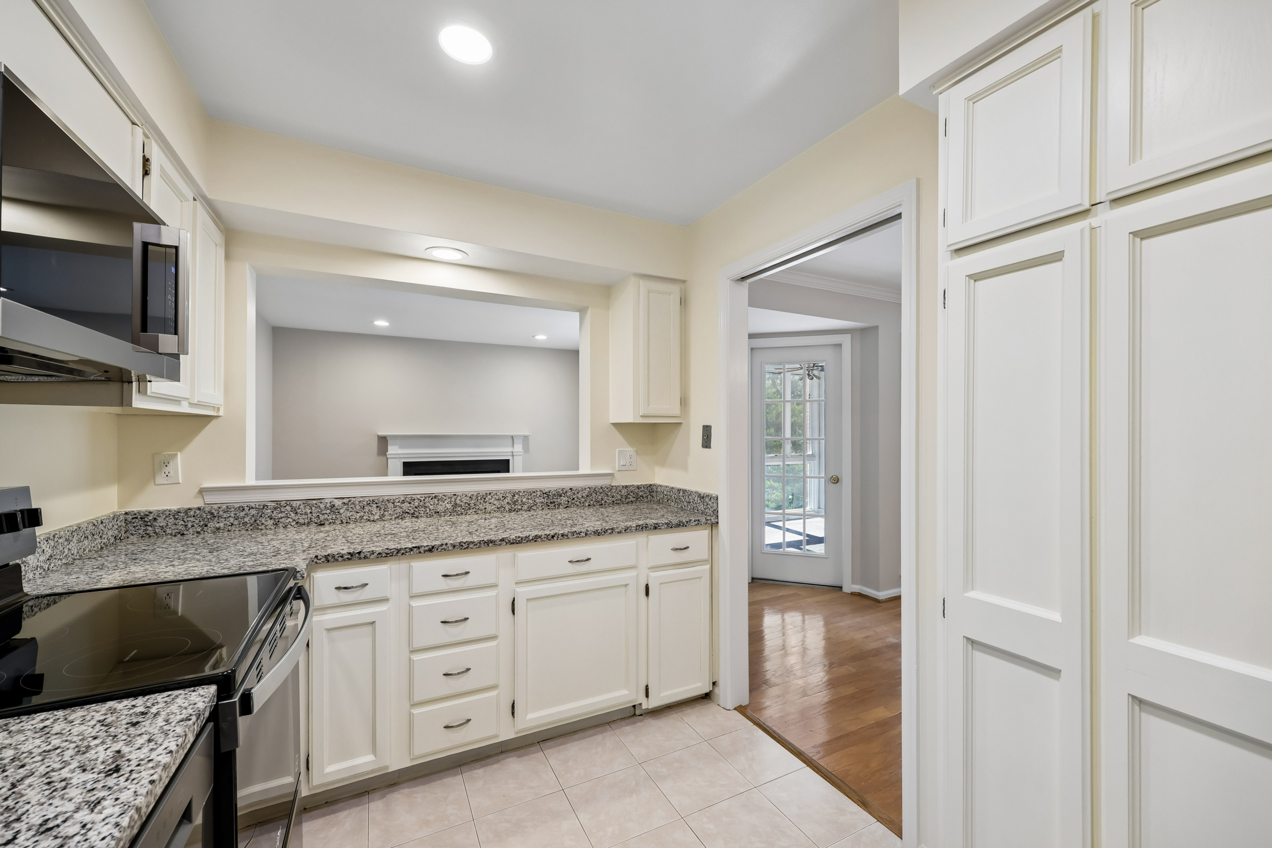 24-Kitchen