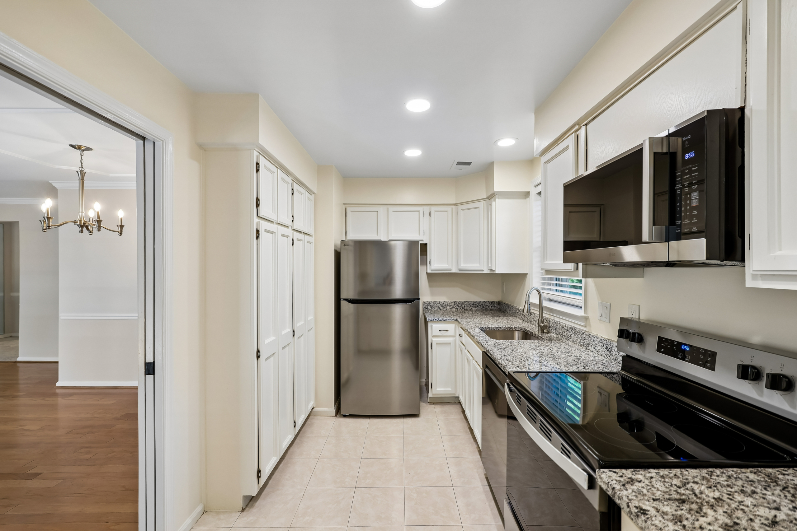 27-Kitchen