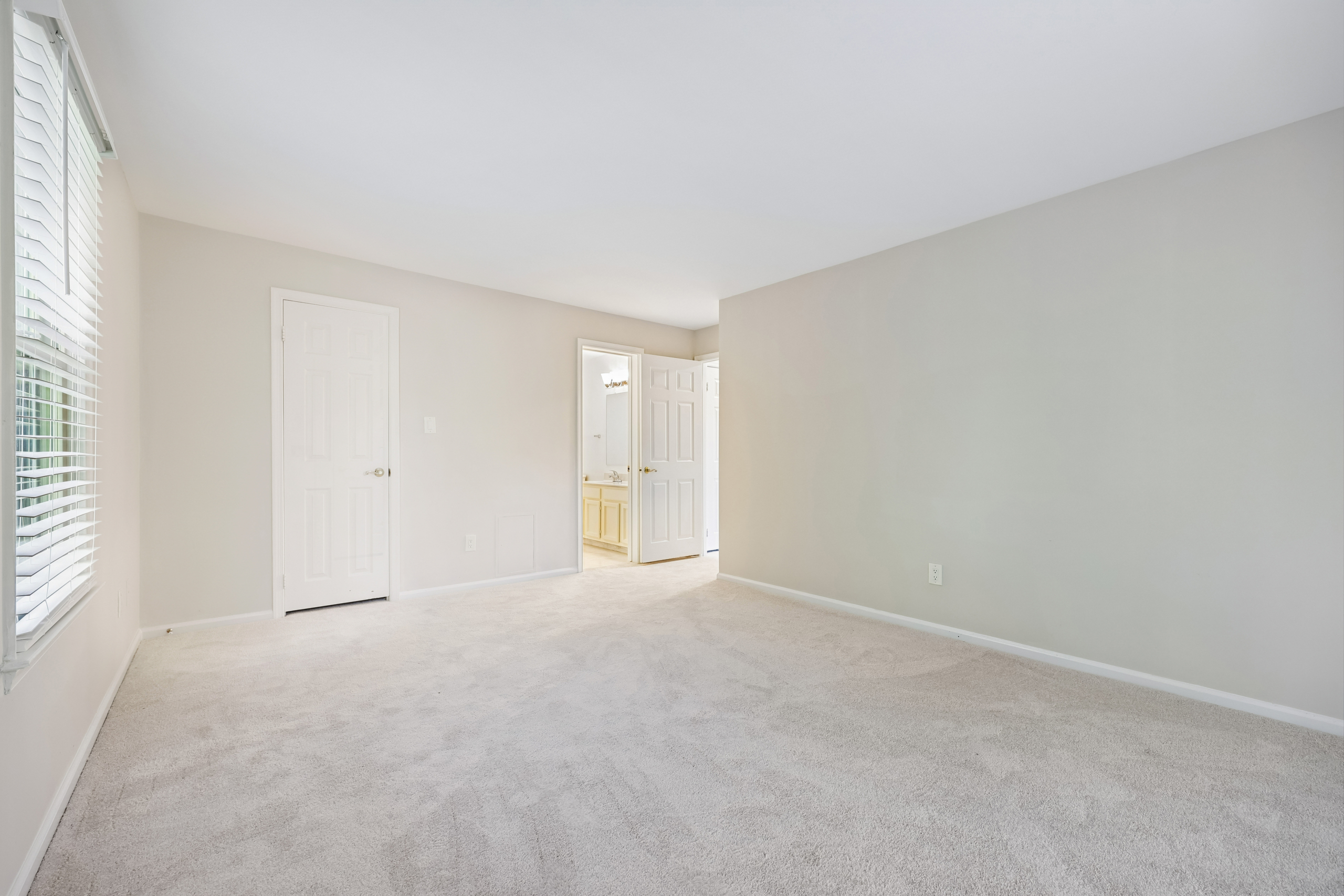 29-Primary Bedroom