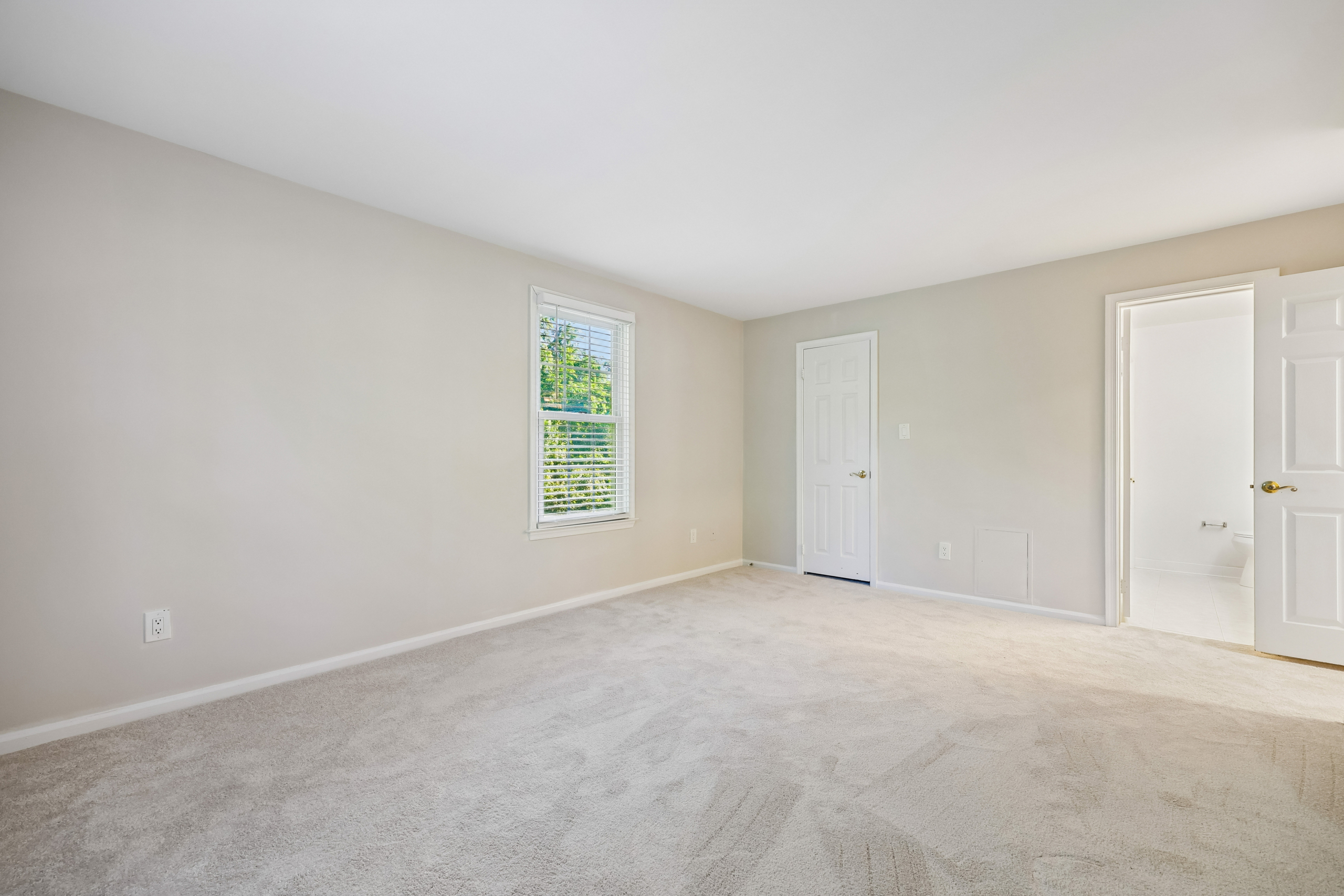 30-Primary Bedroom