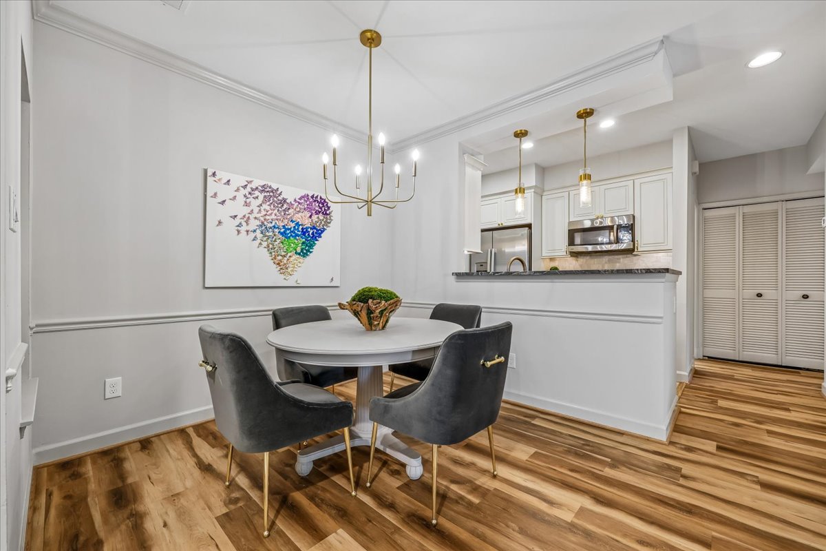 05-Dining Area
