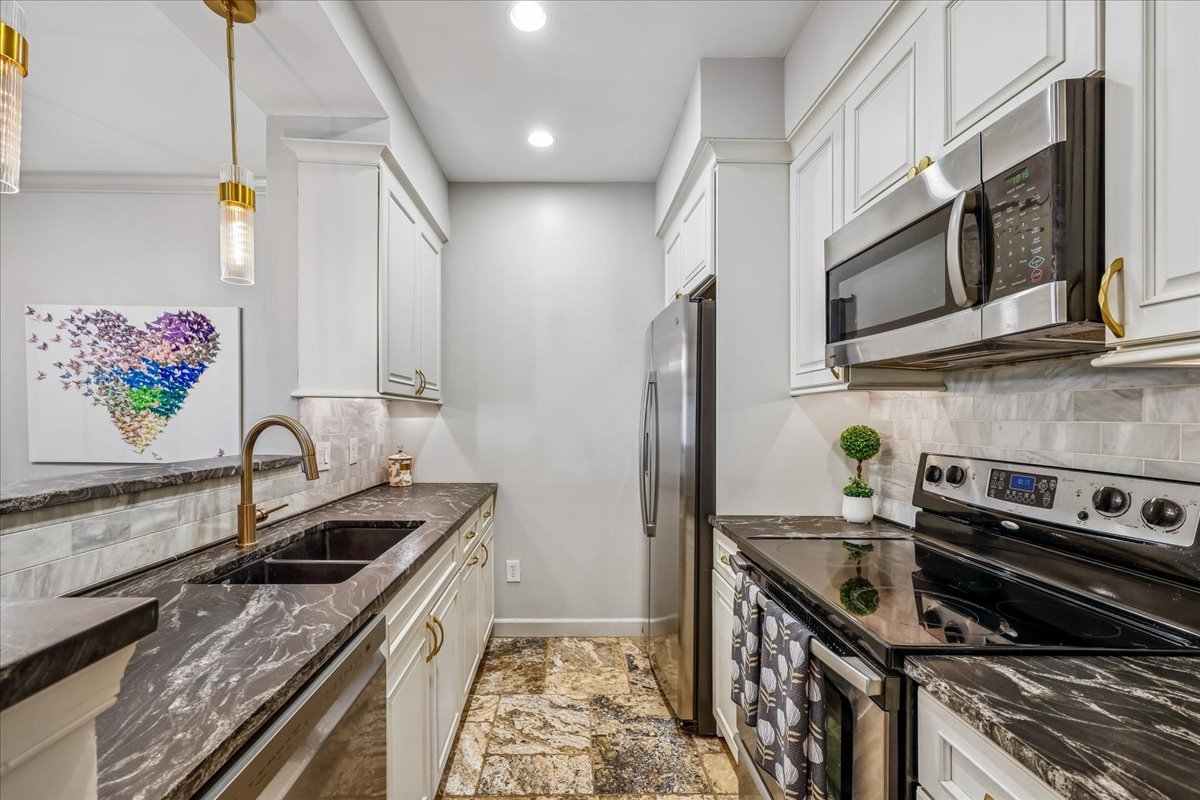 06-Kitchen