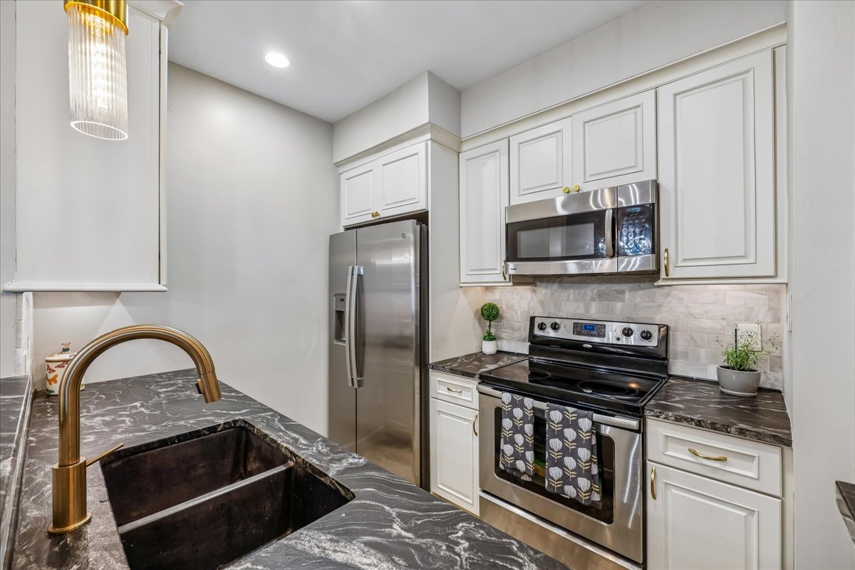 21-Kitchen