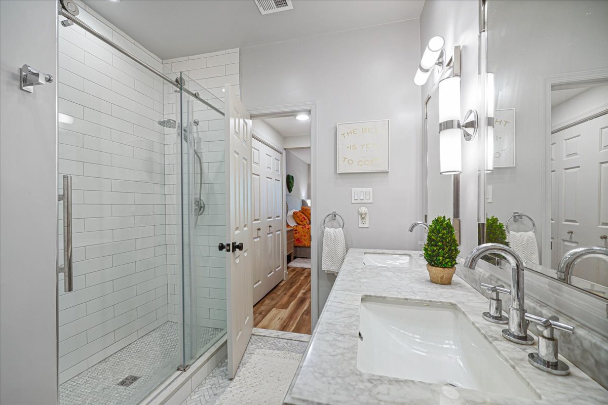 33-Primary Bath