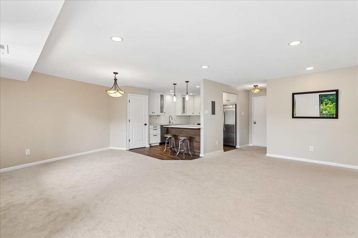 09-Living Area