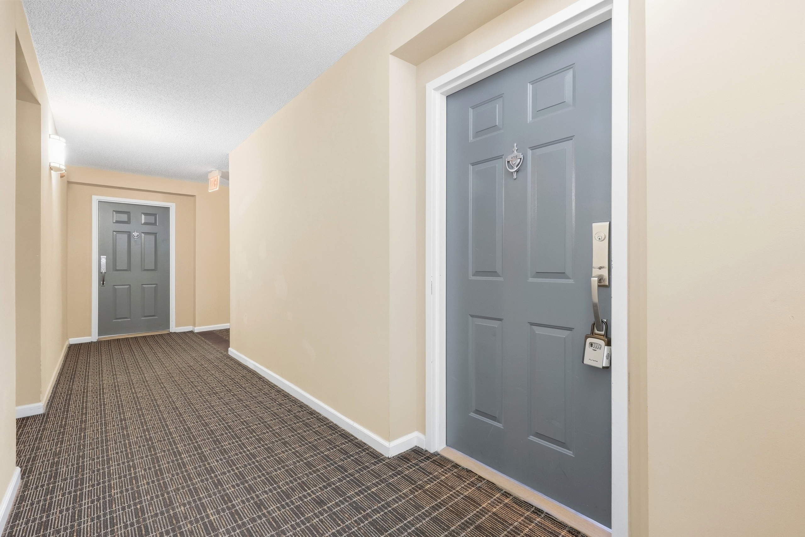 16_1200 braddock pl apt 409_016