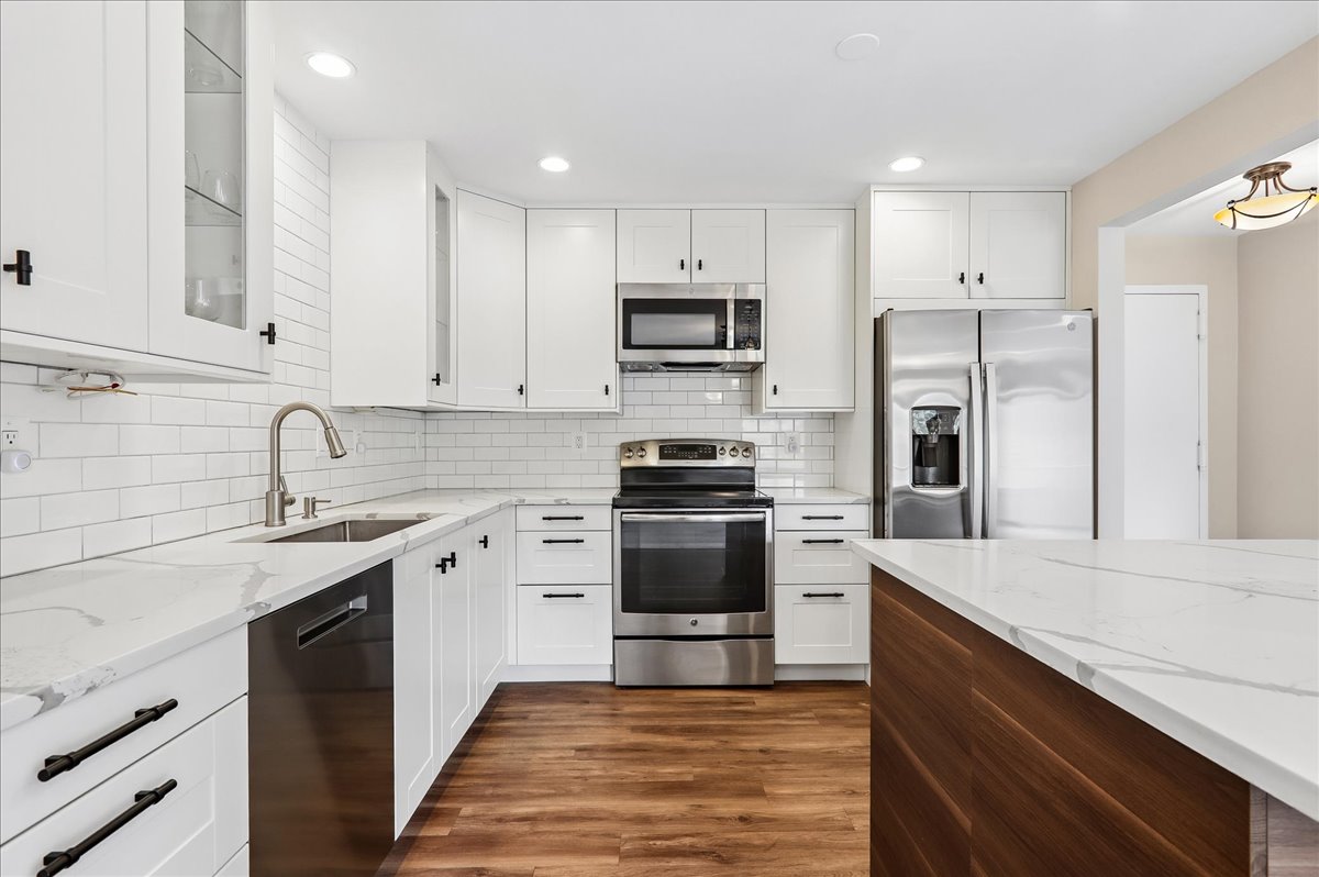 17-Kitchen