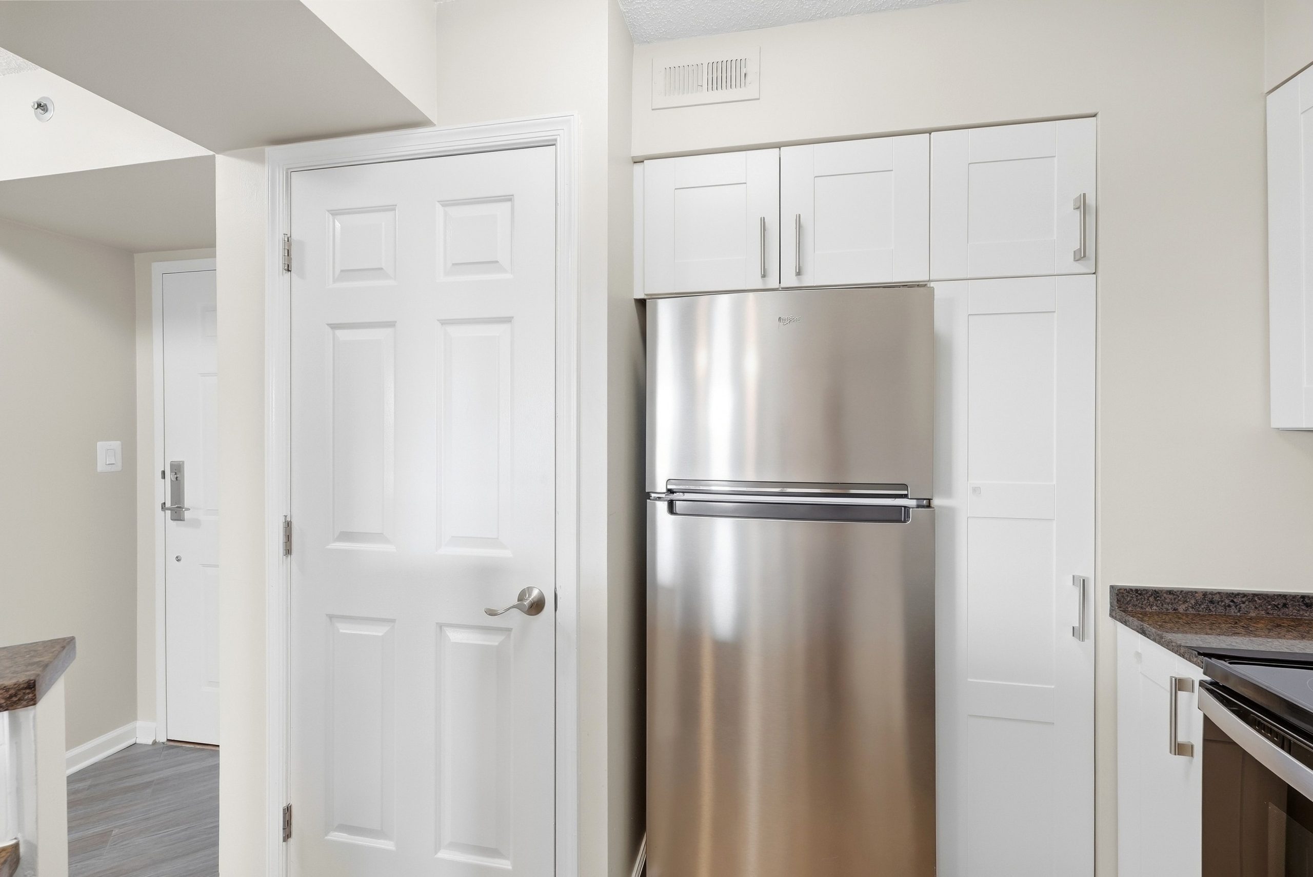 21_1200 braddock pl apt 409_021
