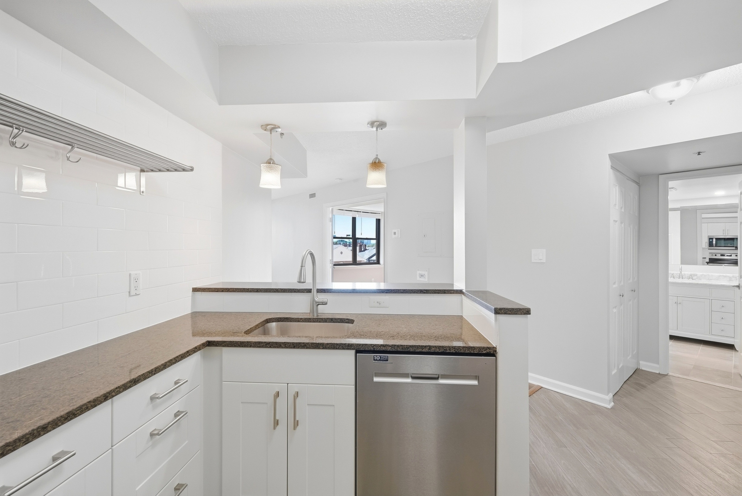 22_1200 braddock pl apt 409_022