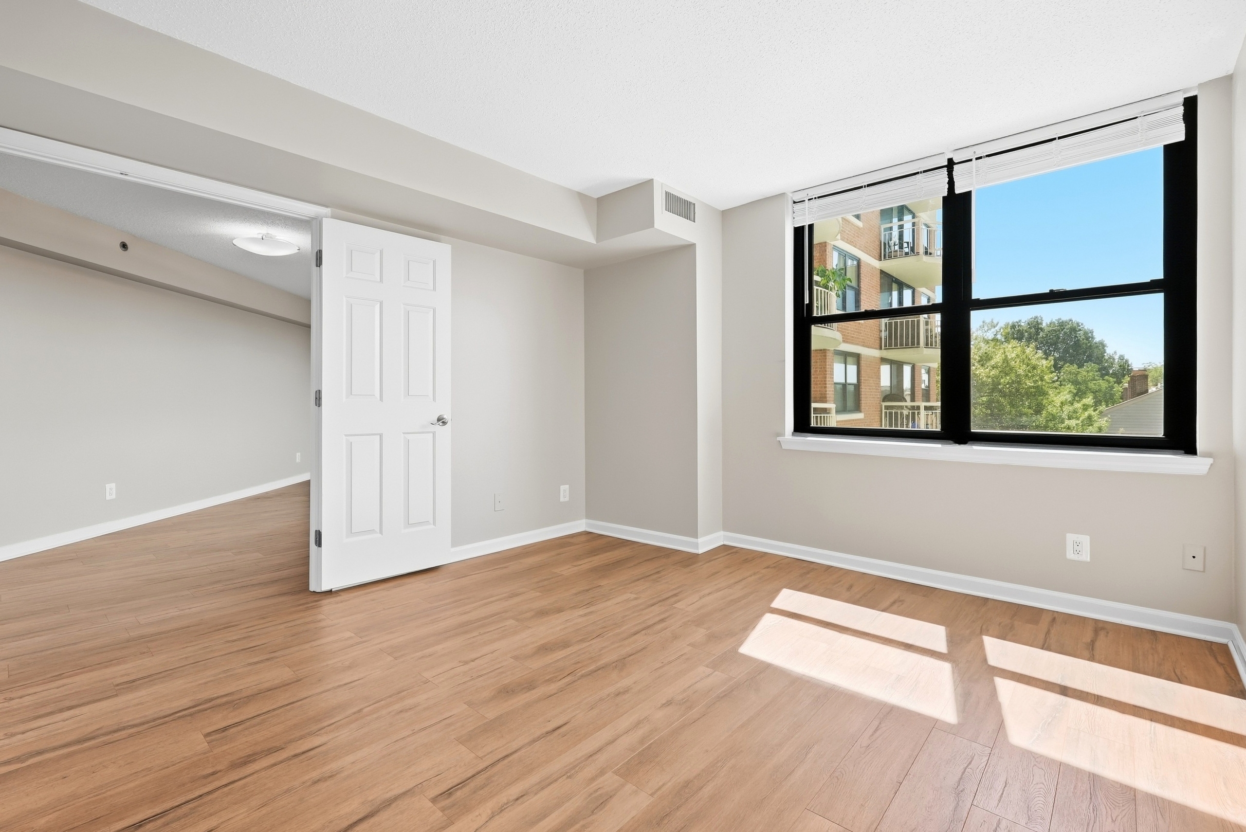 32_1200 braddock pl apt 409_032